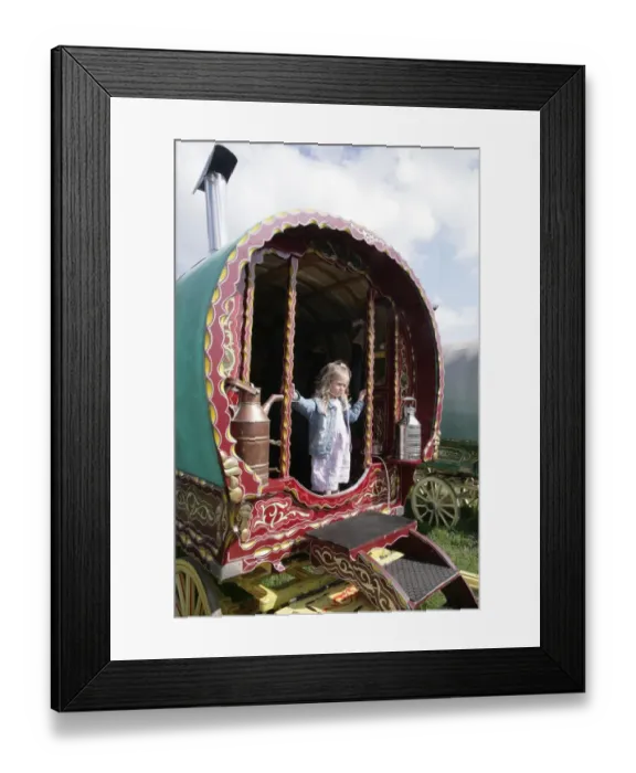 Framed Print : Gypsy caravan