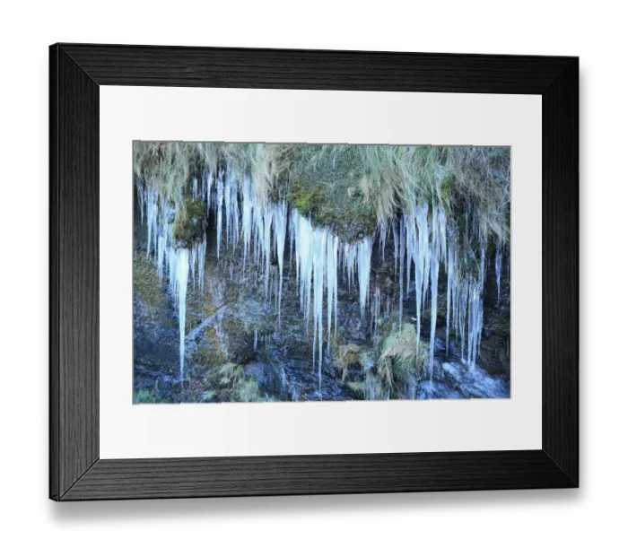 Framed Print : Boscastle. Icicles on the wall around the harbour at Boscatle Framed Print : Boscastle. Icicles on the wall around the harbour at Boscatle