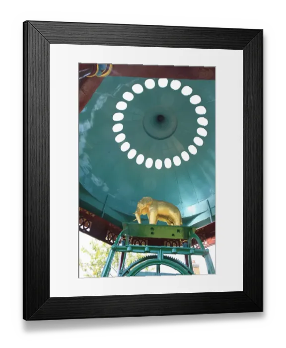 Framed Print : Stoke Row. The Maharajahs Well in the Oxfordshire village of Stoke Row
