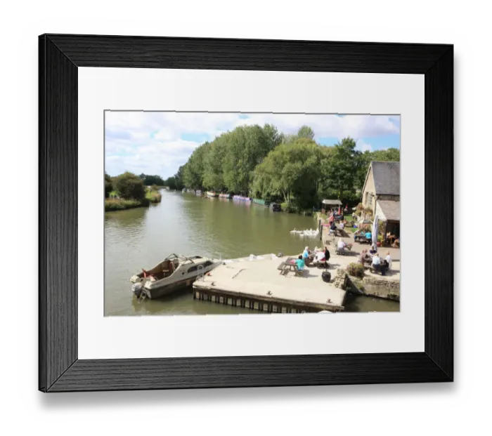 Framed Print : Lechlade. River side pub on the upper Thames at Lechlade Gloucestershire Framed Print : Lechlade. River side pub on the upper Thames at Lechlade Gloucestershire