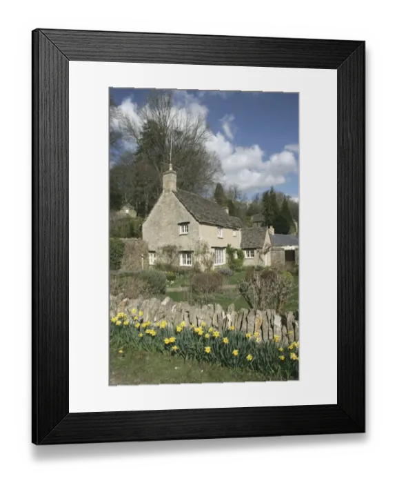 Framed Print : Bagendon. A cottage in the cotswold hamlet of Bagendon on a spring day Framed Print : Bagendon. A cottage in the cotswold hamlet of Bagendon on a spring day