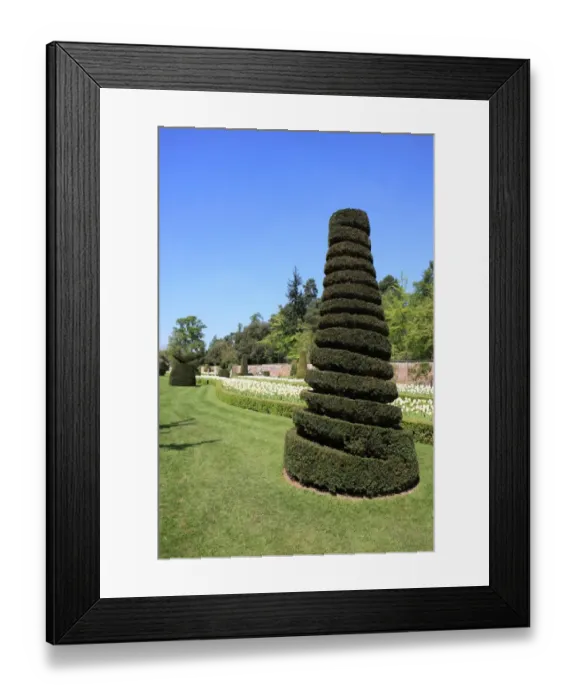 Framed Print : Cliveden. THe Long Garden at Cliveden Buckinghamshire England on a spring day