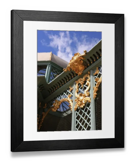 Framed Print : Waddesdon Manor near Aylesbury Buckinghamshire