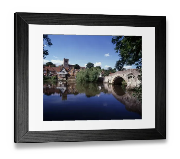 Framed Print : Ayleford. The River Medway at Ayleford Kent with its stone bridge Framed Print : Ayleford. The River Medway at Ayleford Kent with its stone bridge