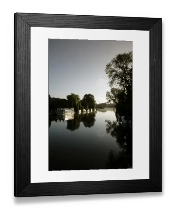 Framed Print : Early morning on the Thames Framed Print : Early morning on the Thames