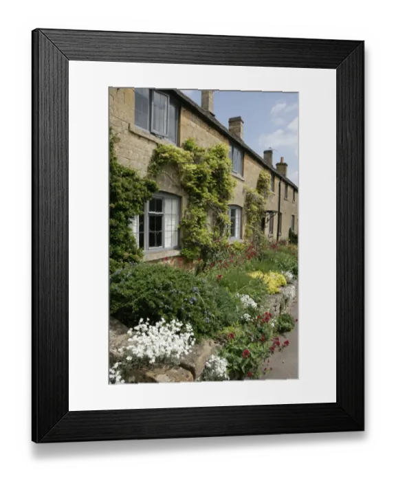 Framed Print : Bourton on the Hill