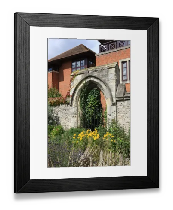 Framed Print : Abingdon. The Abbey Gardens in Abingdon, Oxfordshire Framed Print : Abingdon. The Abbey Gardens in Abingdon, Oxfordshire