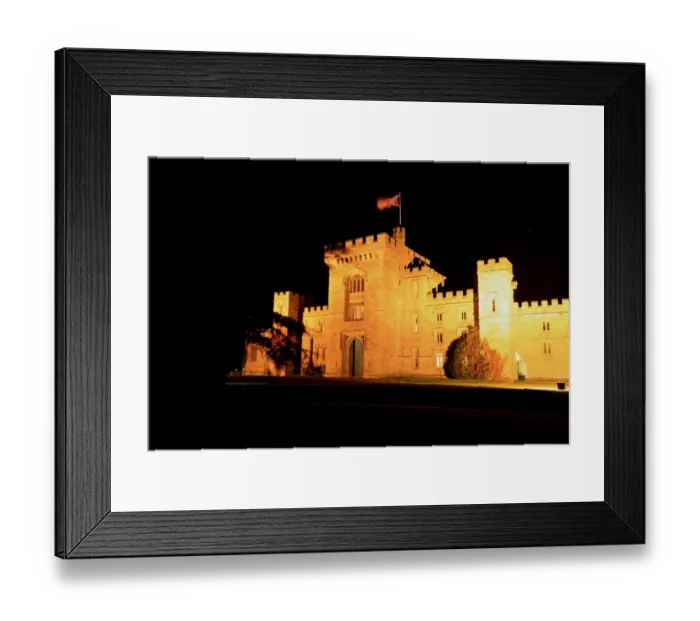 Framed Print : Hampton Court Castle Framed Print : Hampton Court Castle