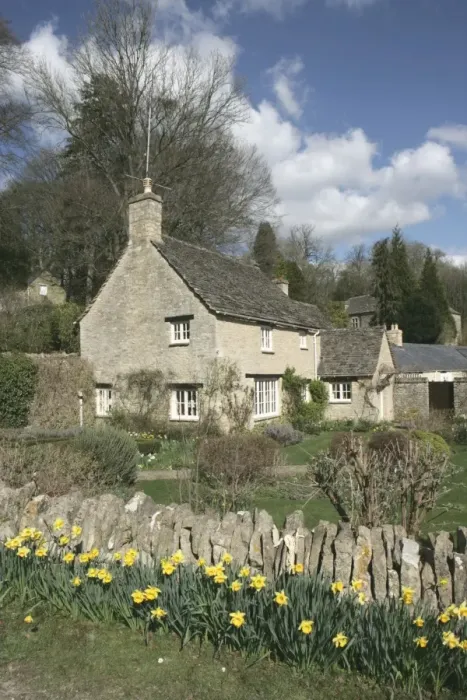Framed Print : Bagendon. A cottage in the cotswold hamlet of Bagendon on a spring day Framed Print : Bagendon. A cottage in the cotswold hamlet of Bagendon on a spring day