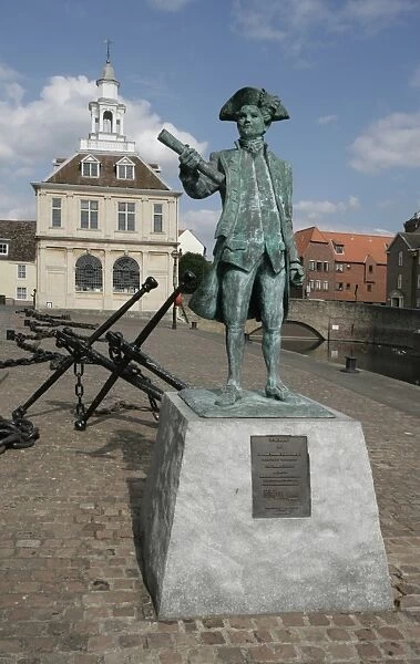 Kings Lynn. A statue of Captain George Vancouver on the quay-side at King's