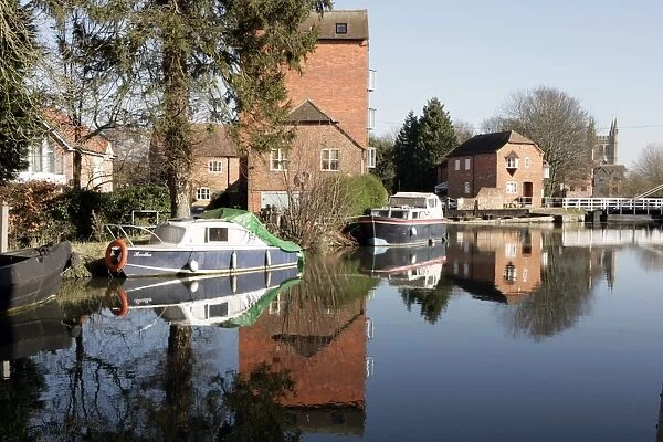 Newbury Berkshire. A winters day on the Kennet and Avon Canal at Newbury