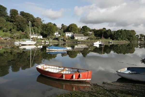 The river at Lerryn. Late summer on the river at cornish village of Lerryn near Fowey