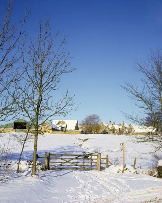 Framed Print : Yanworth. A winters day in the cotswolds at the hamlet of Yanworth near Northleach