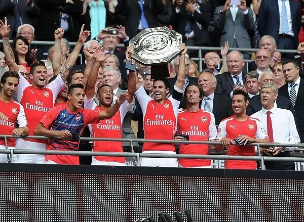 Arsenal Champions: Arsene Wenger and His Team Celebrate FA Community Shield Victory (2014 / 15)
