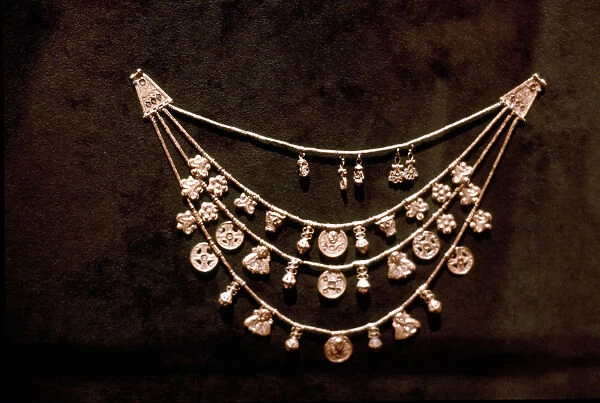 Phoenician gold jewellery, 5th century BC