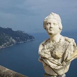 Statue on the Infinity Terrace, Villa Cimbrone, Ravello, Amalfi Coast, UNESCO World Heritage Site, Campania, Italy, Mediterranean, Europe