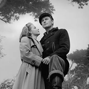 Ann Sheridan and Errol Flynn in Lewis Milestones Edge Of Darkness (1943)