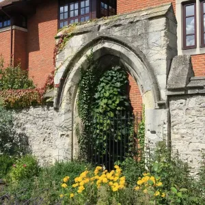 Abingdon Abbey Gardens Print - Gateways Abingdon Abbey Gardens Print - Gateways