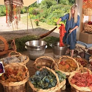 Dyeing and Spinning