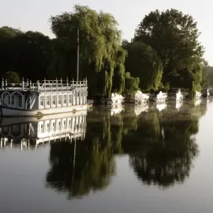 Early morning on the Thames Early morning on the Thames