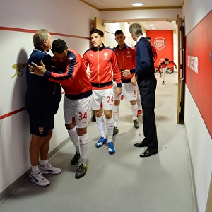 Arsenal: A Team United - Coquelin and Kit Man Vic Akers Heartwarming Embrace Before Arsenal v Everton (2015/16)