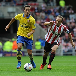 Mesut Ozil Outpaces David Vaughan: Sunderland vs. Arsenal, Premier League 2013-14