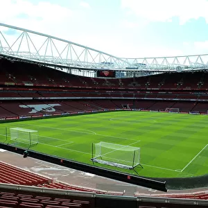 Pre-Match Atmosphere at Emirates Stadium: Arsenal vs. Olympique Lyonnais, Emirates Cup 2015/16