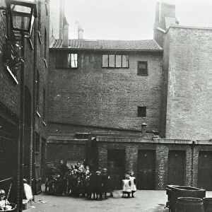 Dufferin Street: Costermongers Buildings, London, 1896 (b / w photo)