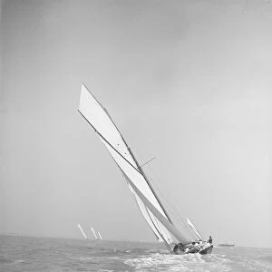 The gaff rigged cutter Bloodhound sailing close-hauled, leaves wake, 1911. Creator