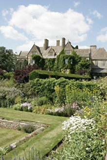 <b class=qtipBold><figcaption>Abbotswood</figcaption></b><br>One of the best gardens in the cotswolds Abbotswood near Stow on the Wold Gloucestershire in open most weekend during the summer<br><em>© Paul Felix Photography Twelve Beacon Park Pelynt nr Looe Cornwall PL13 2PQ photos@paulfelix.co.uk 01503 221069</em> Abbotswood