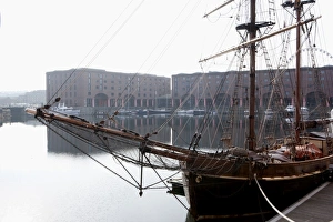 <b class=qtipBold><figcaption>Albert Docks Liverpool</figcaption></b><br>A Tallship in the Albert Docks at Liverpool, once one of the busiest ports in the country, now a busy tourist centre.<br><em>© Paul Felix Photography Twelve Beacon Park Pelynt nr Looe Cornwall PL13 2PQ England</em> Albert Docks Liverpool