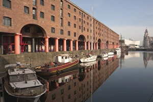 <b class=qtipBold><figcaption>Albert Docks Liverpool</figcaption></b><br>A Tallship in the Albert Docks at Liverpool, once one of the busiest ports in the country, now a busy tourist centre.<br><em>© Paul Felix Photography Twelve Beacon Park Pelynt nr Looe Cornwall PL13 2PQ England</em> Albert Docks Liverpool