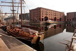 <b class=qtipBold><figcaption>Albert Docks Liverpool</figcaption></b><br>A Tallship in the Albert Docks at Liverpool, once one of the busiest ports in the country, now a busy tourist centre.<br><em>© Paul Felix Photography Twelve Beacon Park Pelynt nr Looe Cornwall PL13 2PQ England</em> Albert Docks Liverpool