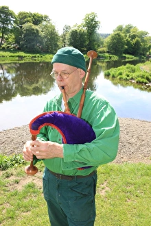 Bagpipe maker