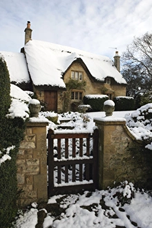 <b class=qtipBold><figcaption>Best of the Best</figcaption></b><br>A Cotswold Cottage at Chipping Campden in the Snow<br><em>© Paul Felix Photography Twelve Beacon Park, Pelynt, Near Looe PL13 2PQ Cornwall England</em> Best of the Best