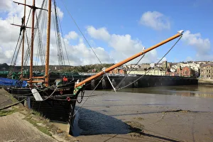 <b class=qtipBold><figcaption>Bideford</figcaption></b><br>The Kathleen & May sailing boat moored at the East-the-Water quayside at Bideford on the River Torridge. Devon, United Kingdom.<br><em>© Paul Felix Photography Twelve Beacon Park Pelynt nr Looe Cornwall PL13 2PQ photos@paulfelix.co.uk 01503 221069</em> Bideford