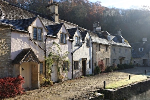 <b class=qtipBold><figcaption>Castle Combe</figcaption></b><br>The Cotswold village of Castle Combe with its pretty cottages. Which have been used in many films and TV programs<br><em>© Pau Felix Photography Twelve Beacon Park Pelynt near Looe Cornwall PL13 2PQ 01503 221069</em> Castle Combe