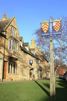 <b class=qtipBold><figcaption>Chipping Campden</figcaption></b><br>The Town sign at Chipping Campden<br><em>© Paul Felix Photography Twelve Beacon Park Pelynt nr Looe Cornwall PL13 2PQ photos@paulfelix.co.uk 01503 221069</em> Chipping Campden