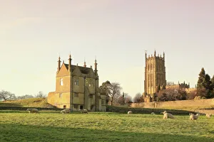 <b class=qtipBold><figcaption>Chipping Campden</figcaption></b><br>Sheep grazing below the church and the remains of the Old Manor House at Chipping Campden in the Cotswolds<br><em>© Paul Felix Photography Twelve Beacon Park Pelynt nr Looe Cornwall PL13 2PQ photos@paulfelix.co.uk 01503 221069</em> Chipping Campden