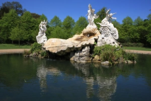 <b class=qtipBold><figcaption>Cliveden</figcaption></b><br>The Fountain of Love at Cliveden Buckinghamshire England on a spring day Cliveden House over looking the Thames near Maidenhead was the home of the Astor family and infamously associated with the 'Profumo Affair' now a hotel the gardens are open<br><em>© Paul Felix Photography Twelve Beacon Park Pelynt nr Looe Cornwall PL13 2PQ photos@paulfelix.co.uk 01503 221069</em> Cliveden