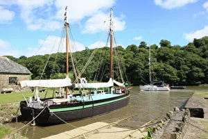 <b class=qtipBold><figcaption>Cotehele Quay</figcaption></b><br>The River Tamar at Cotehele Quay in Cornwall below Cotehele House<br><em>© Paul Felix Photography Twelve Beacon Park Pelynt nr Looe Cornwall PL13 2PQ photos@paulfelix.co.uk 01503 221069</em> Cotehele Quay