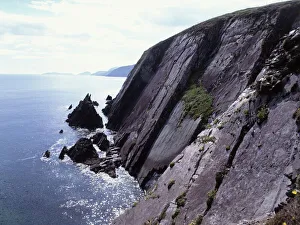 <b class=qtipBold><figcaption>Dingle Ireland</figcaption></b><br>Slea Head on the Dingle Peninsula the most westly part of Ireland and used in the film Ryan's Daughter Dingle County Kerry Southwest Ireland EU<br><em>© Paul Felix Photography Twelve Beacon Park Pelynt nr Looe Cornwall PL13 2PQ photos@paulfelix.co.uk 01503 221069</em> Dingle Ireland