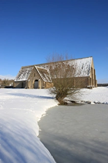 <b class=qtipBold><figcaption>Great Coxwell Barn</figcaption></b><br>A cold winters dat at Great Coxwell Barn near Faringdon Oxfordshire, A large monastic barn with a very fine stone roof and interesting timbers.<br><em>© Paul Felix Photography Twelve Beacon Park Pelynt nr Looe Cornwall PL13 2PQ photos@paulfelix.co.uk 01503 221069</em> Great Coxwell Barn