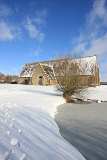 <b class=qtipBold><figcaption>Great Coxwell Barn</figcaption></b><br>A cold winters day at Great Coxwell Barn near Faringdon Oxfordshire, A large monastic barn with a very fine stone roof and interesting timbers.<br><em>© Paul Felix Photography Twelve Beacon Park Pelynt nr Looe Cornwall PL13 2PQ photos@paulfelix.co.uk 01503 221069</em> Great Coxwell Barn