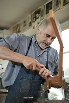 Guitar Maker