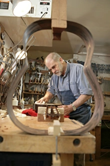 Guitar Maker