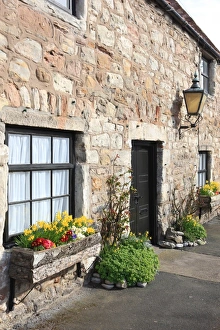 <b class=qtipBold><figcaption>Holy Island</figcaption></b><br>A cottage beside Lindisfarne Priory on Holy Island<br><em>© Paul Felix Photography Twelve Beacon Park Pelynt nr Looe Cornwall PL13 2PQ photos@paulfelix.co.uk 01503 221069</em> Holy Island