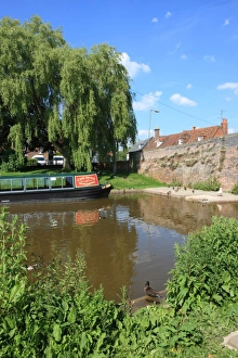 <b class=qtipBold><figcaption>Hungerford</figcaption></b><br>A summers day beside the Kennet and Avon Canal at Hungerford West Berkshire England UK<br><em>© Paul Felix Photography Twelve Beacon Park Pelynt nr Looe Cornwall PL13 2PQ photos@paulfelix.co.uk 01503 221069</em> Hungerford