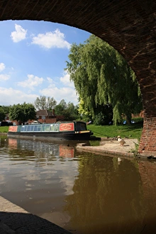 <b class=qtipBold><figcaption>Hungerford</figcaption></b><br>A summers day beside the Kennet and Avon Canal at Hungerford West Berkshire England UK<br><em>© Paul Felix Photography Twelve Beacon Park Pelynt nr Looe Cornwall PL13 2PQ photos@paulfelix.co.uk 01503 221069</em> Hungerford