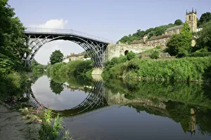 <b class=qtipBold><figcaption>Ironbridge</figcaption></b><br>Iron Bridge over the river severn at Ironbridge near Telford<br><em>© Paul Felix Photography Twelve Beacon Park Pelynt nr Looe Cornwall PL13 2PQ photos@paulfelix.co.uk 01503 221069</em> Ironbridge